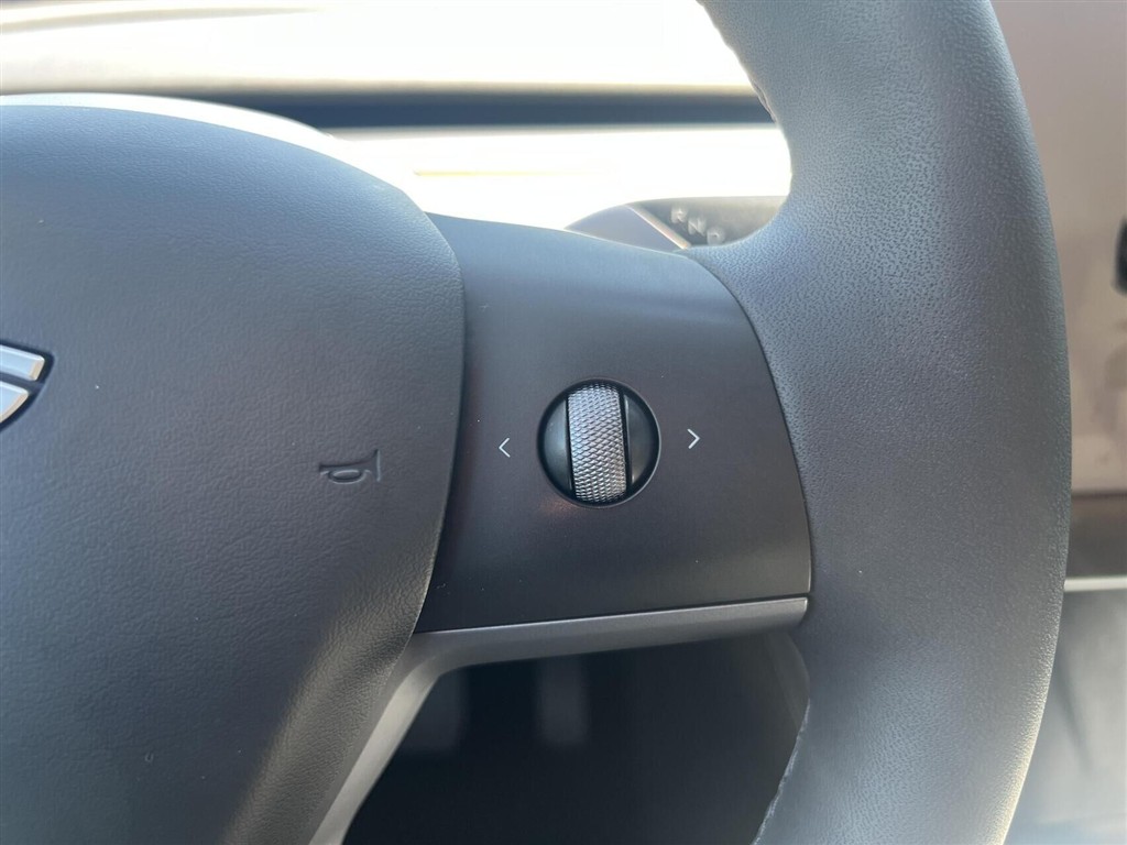 Tesla Model Y EL Long Range AWD 514HK 5d Aut. - Image 9