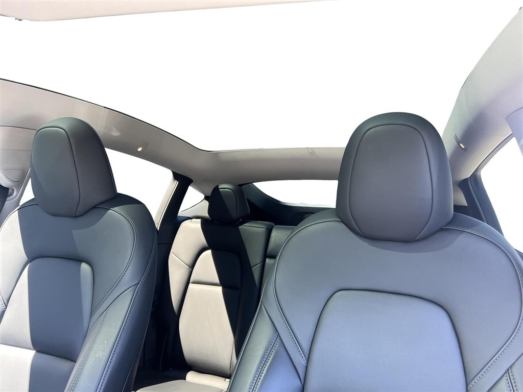 Tesla Model Y EL Long Range AWD 514HK 5d Aut. - Image 14