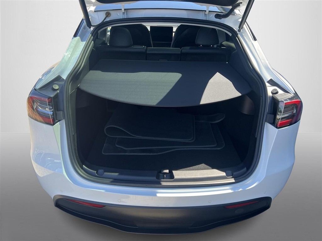 Tesla Model Y EL Long Range AWD 514HK 5d Aut. - Image 16