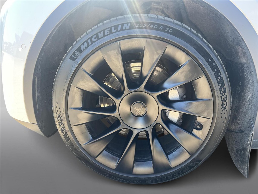 Tesla Model Y EL Long Range AWD 514HK 5d Aut. - Image 20