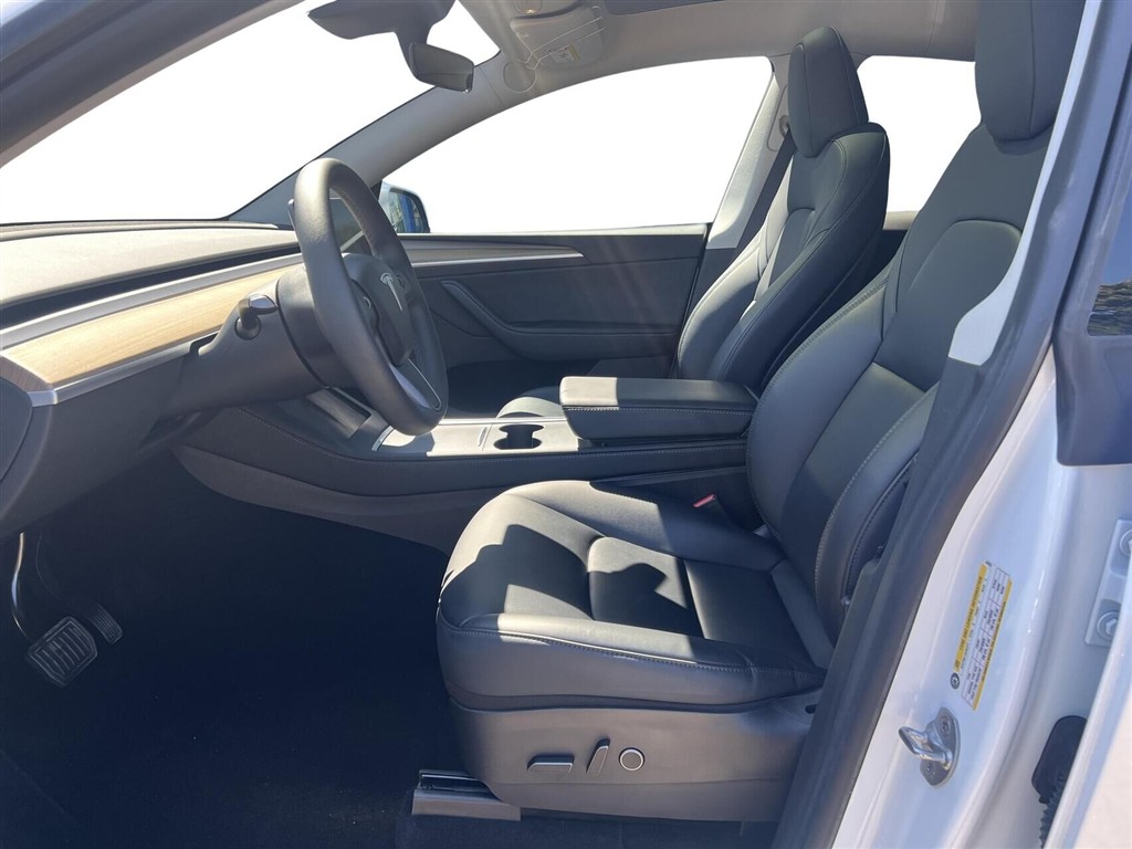 Tesla Model Y EL Long Range AWD 514HK 5d Aut. - Image 4