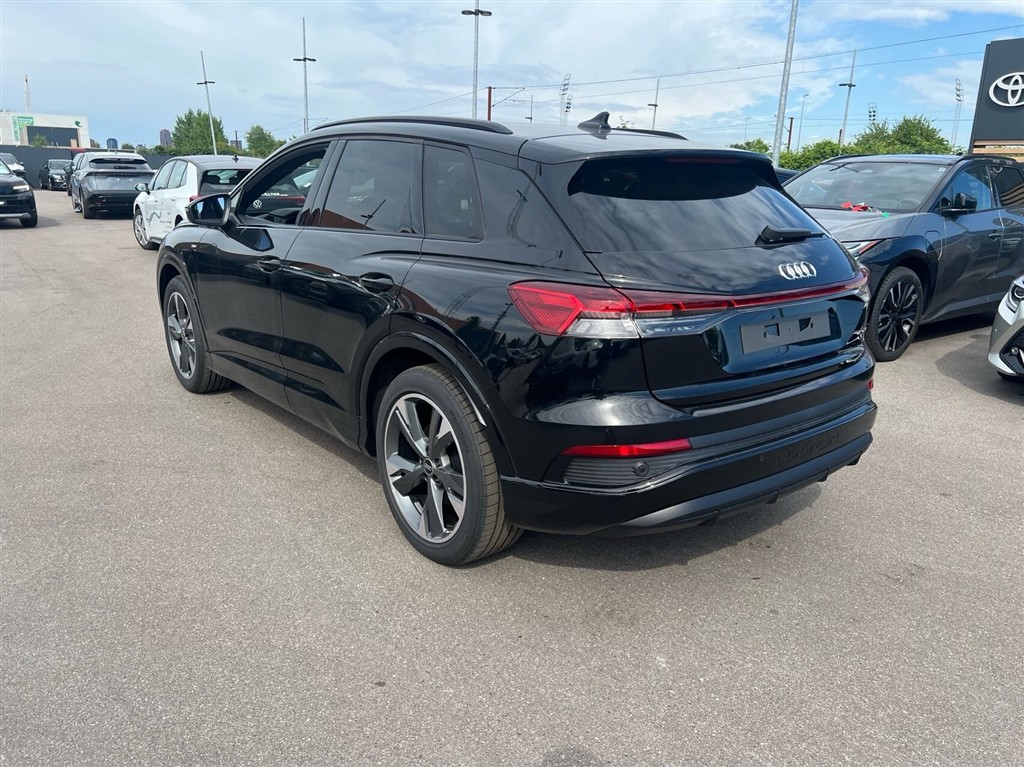 Audi Q4 45 E-tron S Line Edition Quattro 286HK 5d Aut. - Image 3