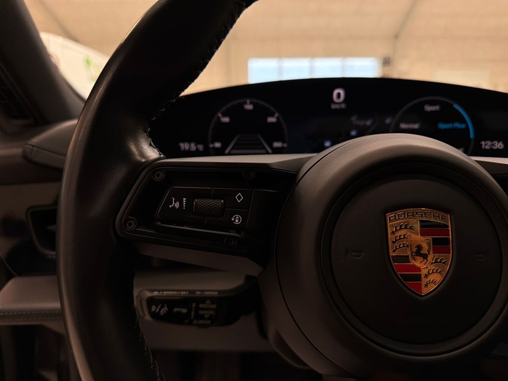 Porsche Taycan 4S EL 4x4 435HK 4d Aut. - Image 16