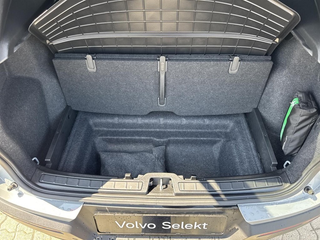 Volvo EX40 Single Motor Extended Range Core 252HK 5d Aut. - Image 24