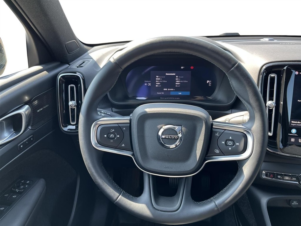 Volvo EX40 Twin Motor Performance Black Edition AWD 442HK 5d Aut. - Image 11