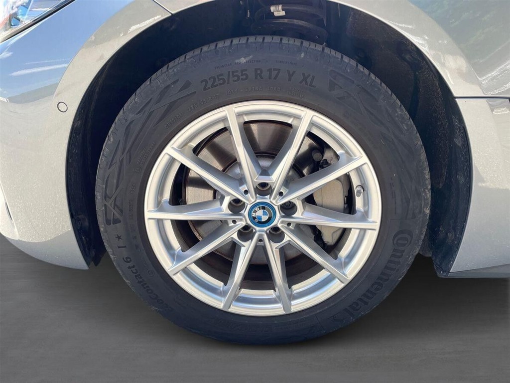 BMW i4 eDrive35 Gran Coupé EL Charged Plus 286HK 5d Aut. - Image 9