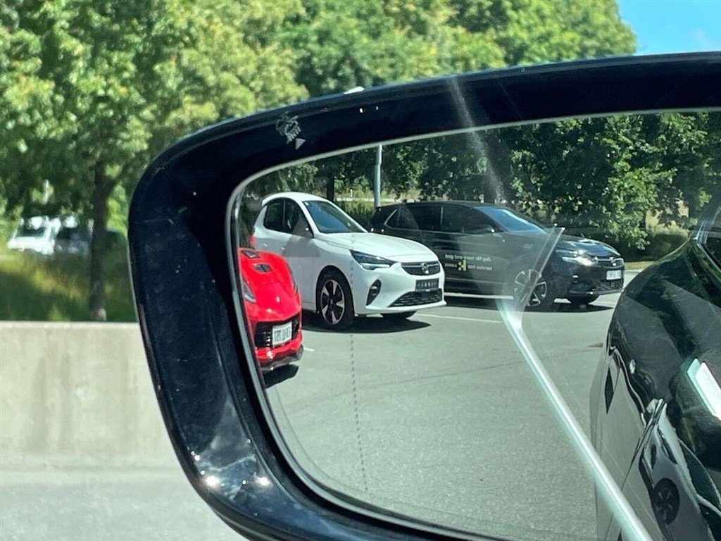 BMW i4 eDrive35 Gran Coupé EL Charged Plus 286HK 5d Aut. - Image 23
