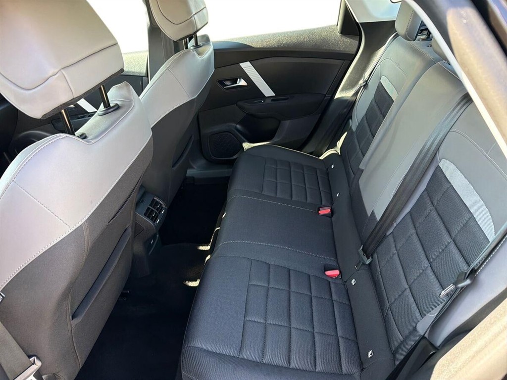 Citroën e-C4 X EL Plus 156HK 5d Aut. - Image 11