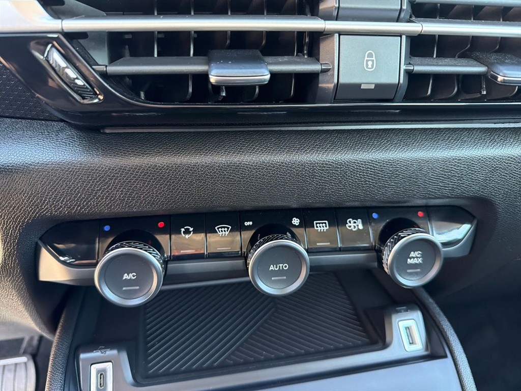 Citroën e-C4 X EL Plus 156HK 5d Aut. - Image 15