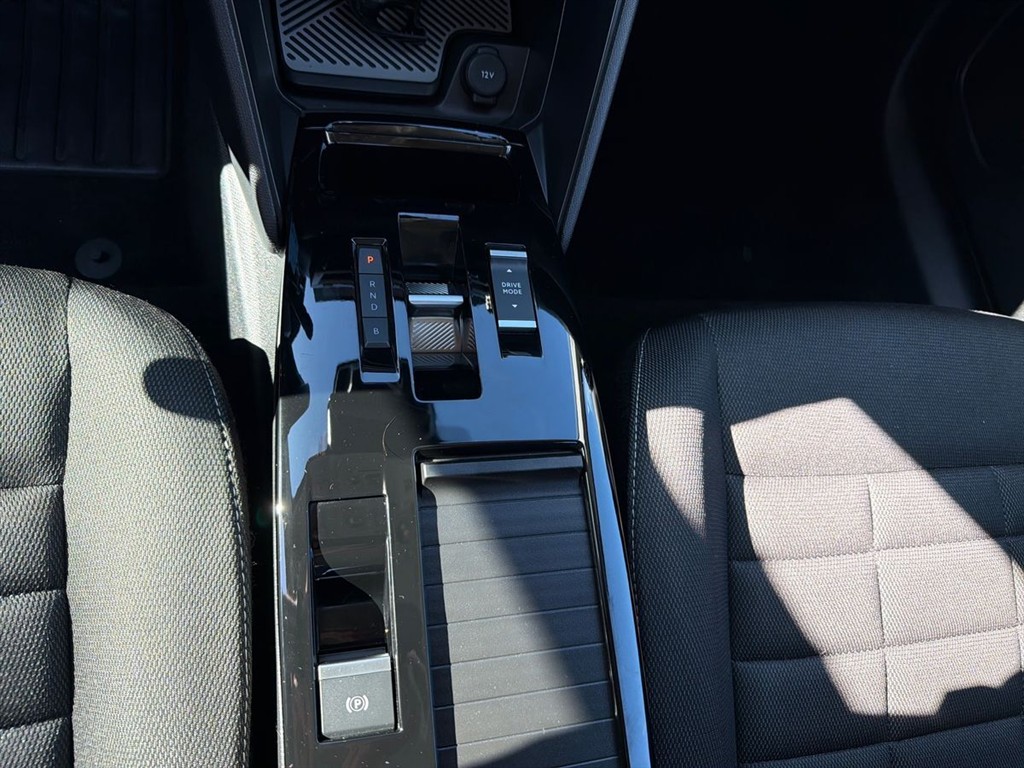 Citroën e-C4 X EL Plus 156HK 5d Aut. - Image 22