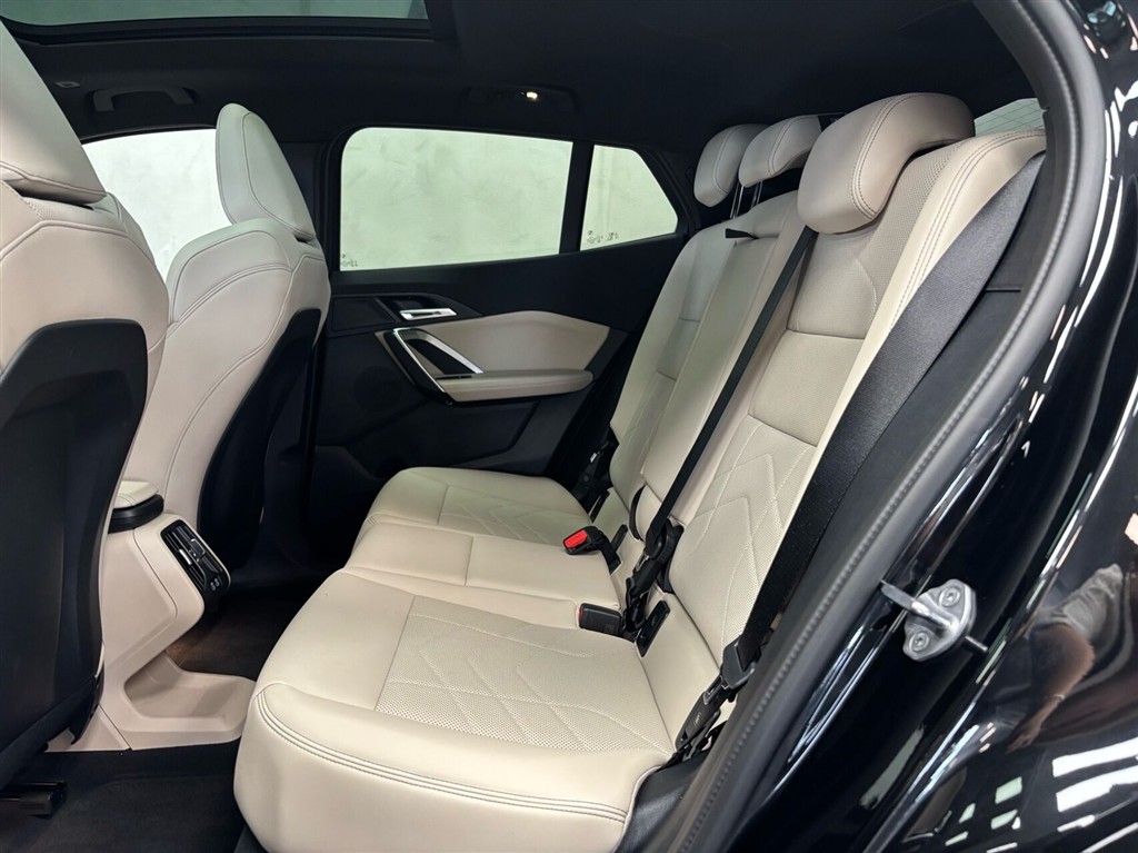 BMW iX2 eDrive20 EL M-Sport 204HK 5d Aut. - Image 10