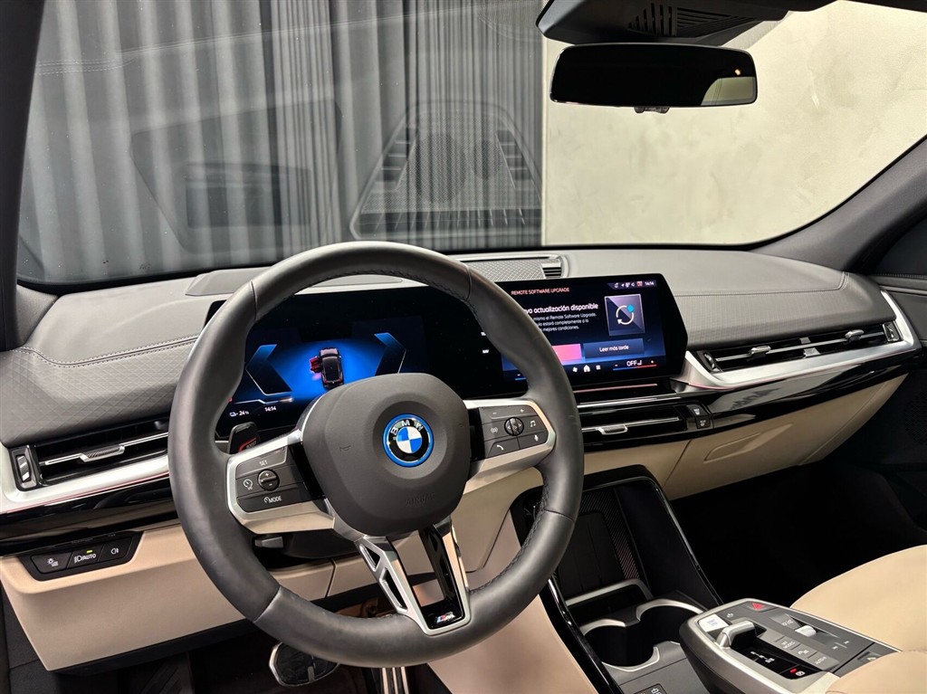 BMW iX2 eDrive20 EL M-Sport 204HK 5d Aut. - Image 11