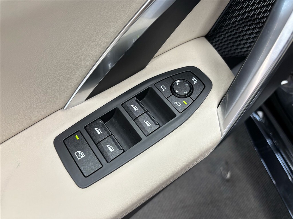 BMW iX2 eDrive20 EL M-Sport 204HK 5d Aut. - Image 12