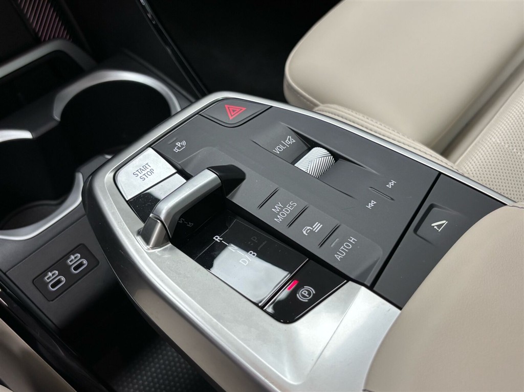 BMW iX2 eDrive20 EL M-Sport 204HK 5d Aut. - Image 13