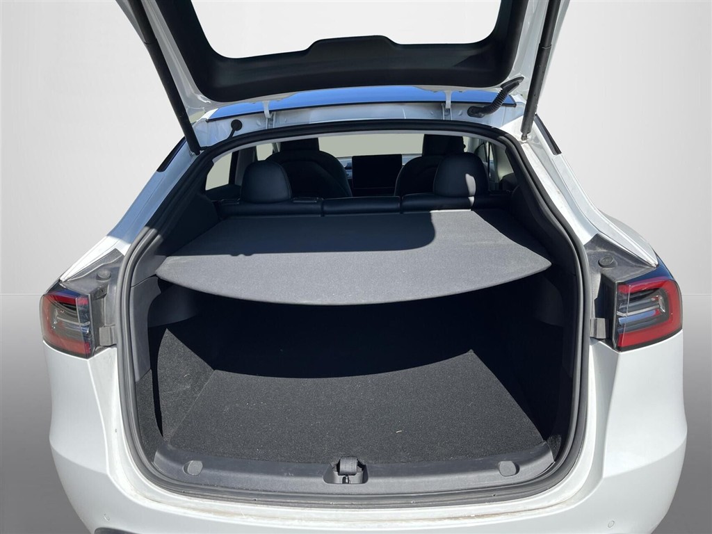 Tesla Model Y EL Long Range AWD 514HK 5d Aut. - Image 10