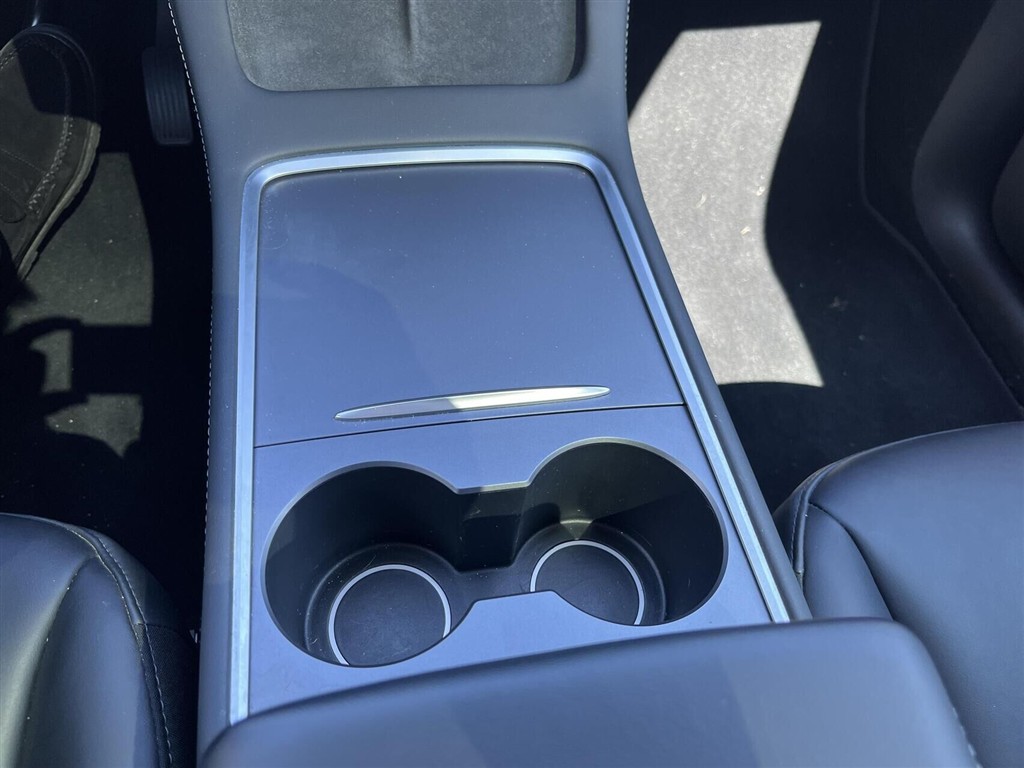 Tesla Model Y EL Long Range AWD 514HK 5d Aut. - Image 14