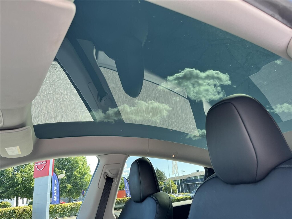 Tesla Model Y EL Long Range AWD 514HK 5d Aut. - Image 15