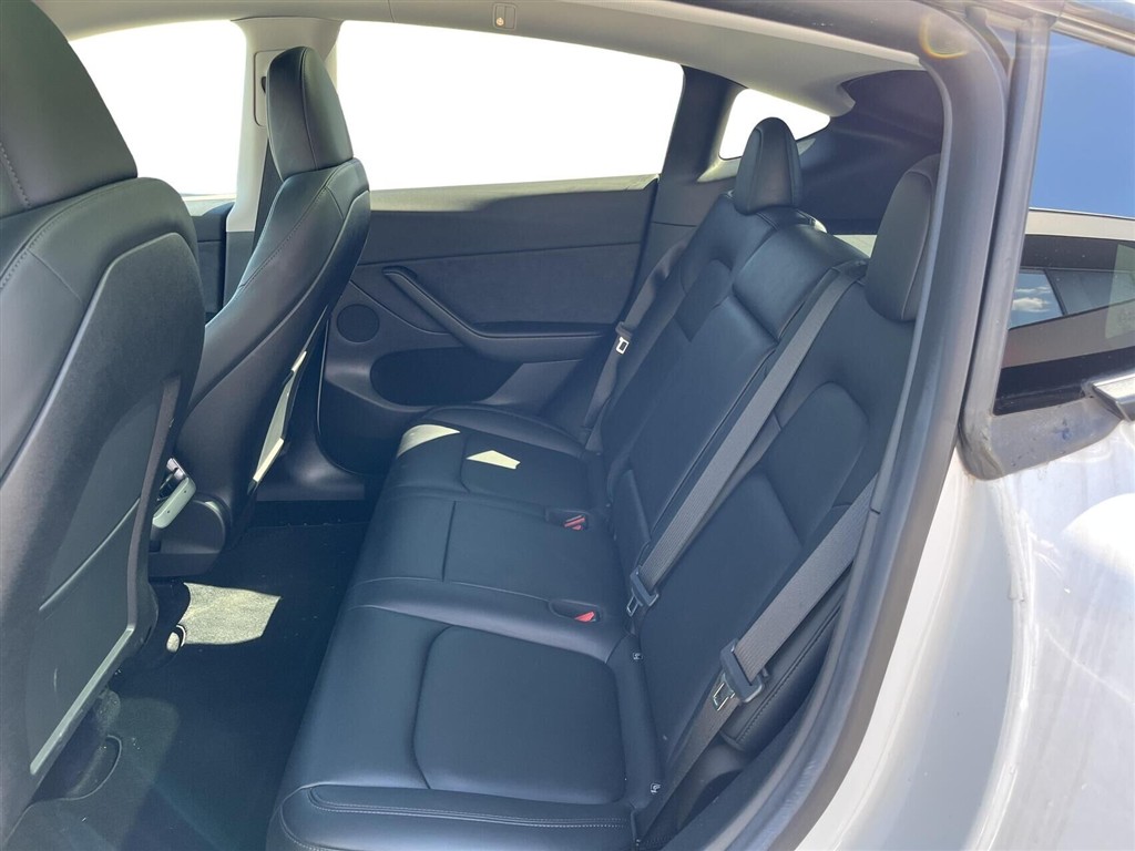 Tesla Model Y EL Long Range AWD 514HK 5d Aut. - Image 5
