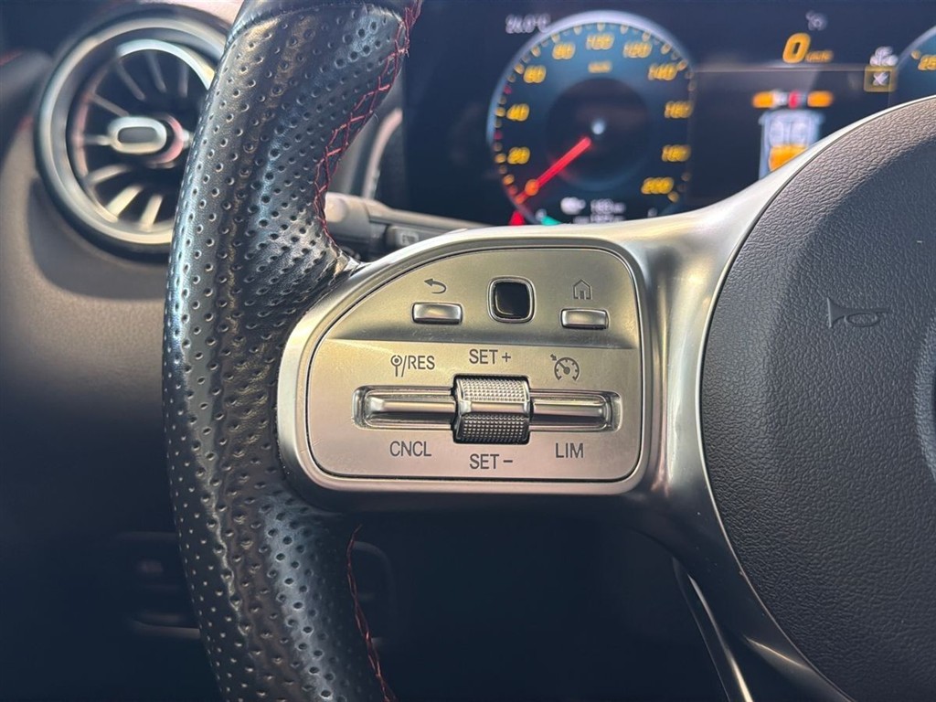 Mercedes-Benz EQB 350 7 pers. EL AMG Line 4Matic 292HK 5d Aut. - Image 13