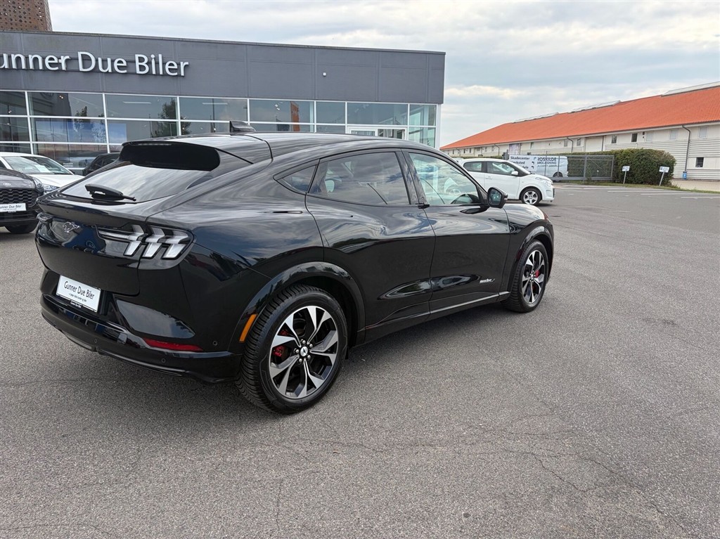 Ford Mustang Mach-E EL UR Premium 294HK 5d Aut. - Image 6