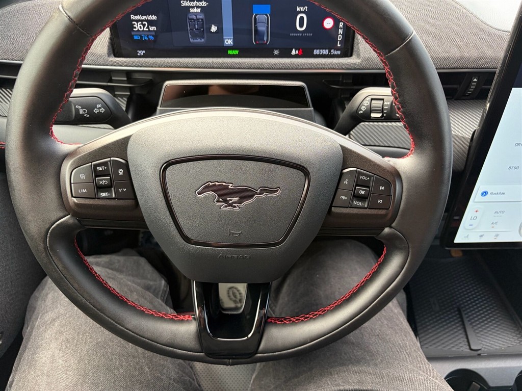 Ford Mustang Mach-E EL UR Premium 294HK 5d Aut. - Image 16