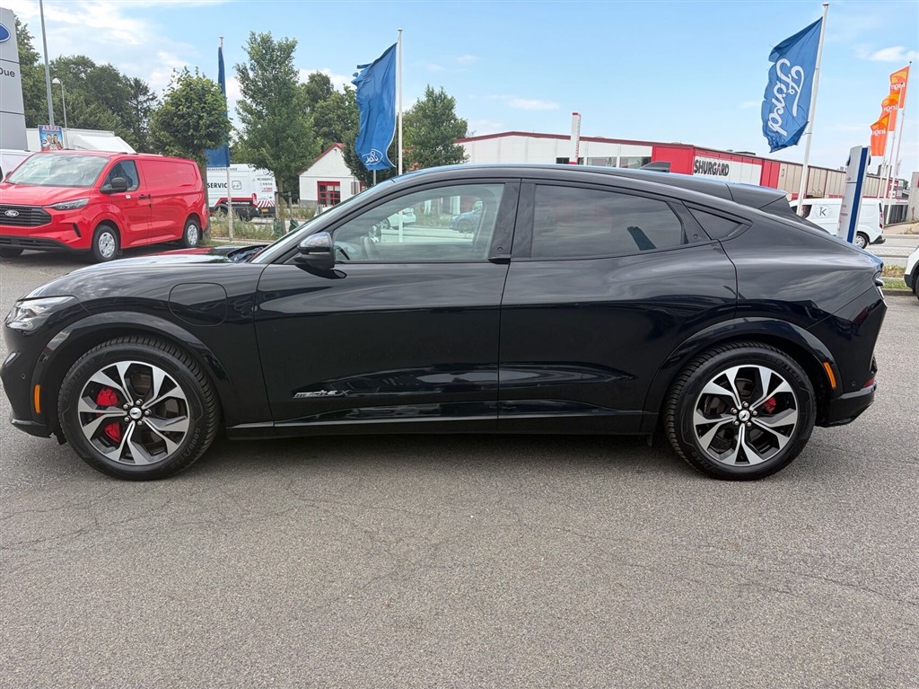 Ford Mustang Mach-E EL UR Premium 294HK 5d Aut. - Image 3