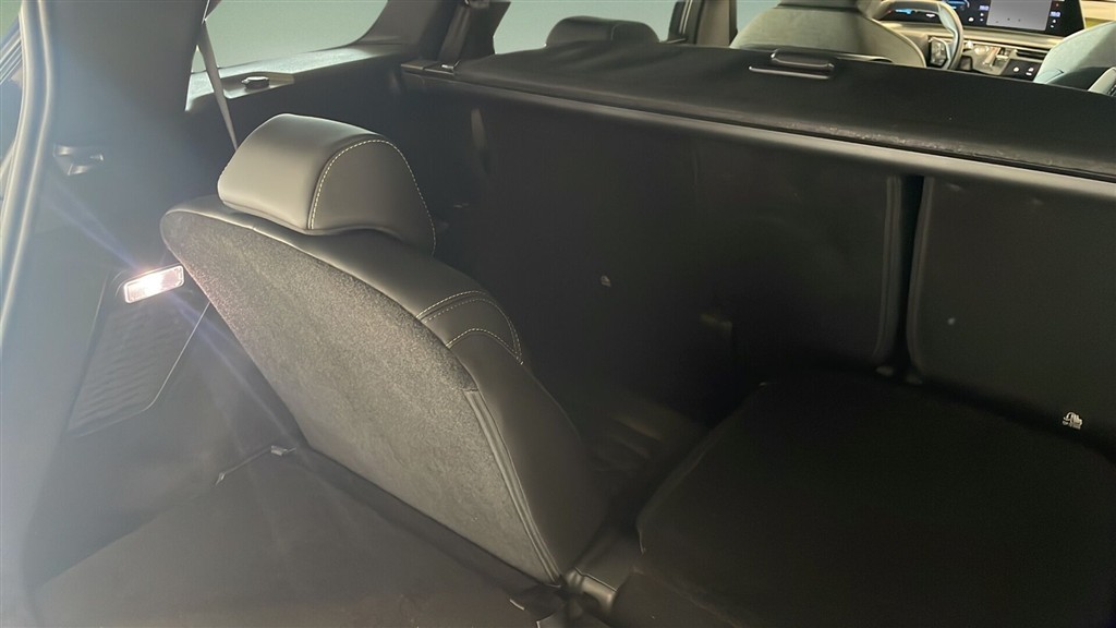 Peugeot e-5008 EL GT 210HK 5d Aut. - Image 10