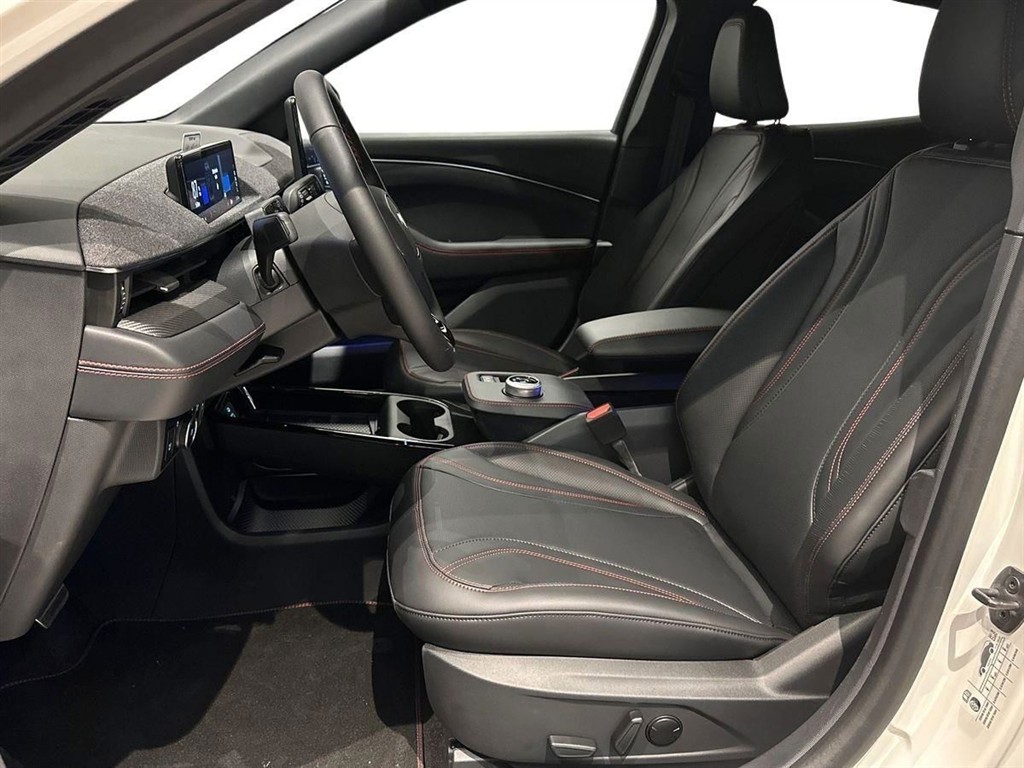Ford Mustang Mach-E EL UR Premium 294HK 5d Aut. - Image 7