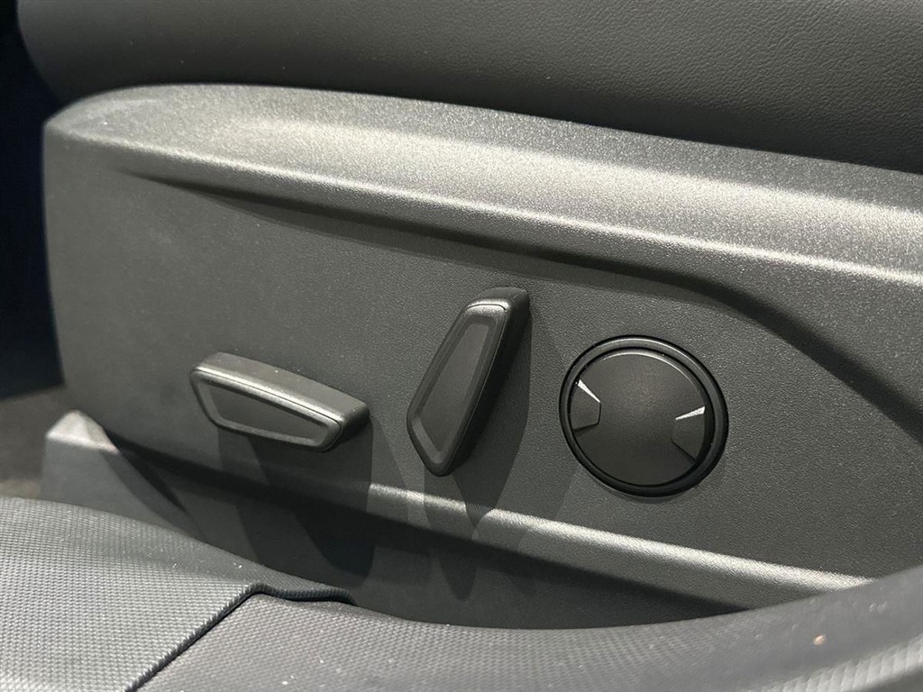 Ford Mustang Mach-E EL UR Premium 294HK 5d Aut. - Image 8