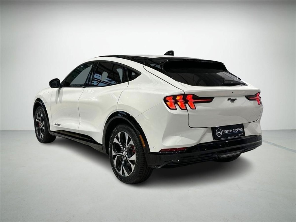 Ford Mustang Mach-E EL UR Premium 294HK 5d Aut. - Image 2