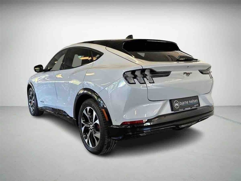 Ford Mustang Mach-E EL UR Premium 294HK 5d Aut. - Image 2