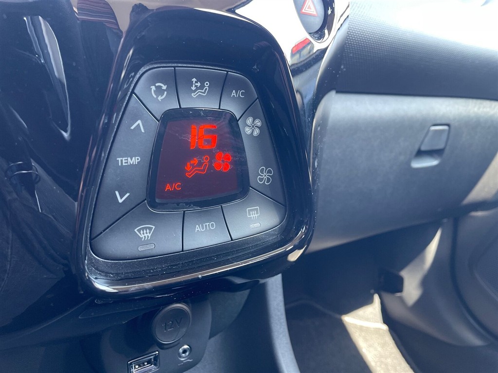 Citroën C1 1,0 VTi Shine 72HK 5d - Image 20
