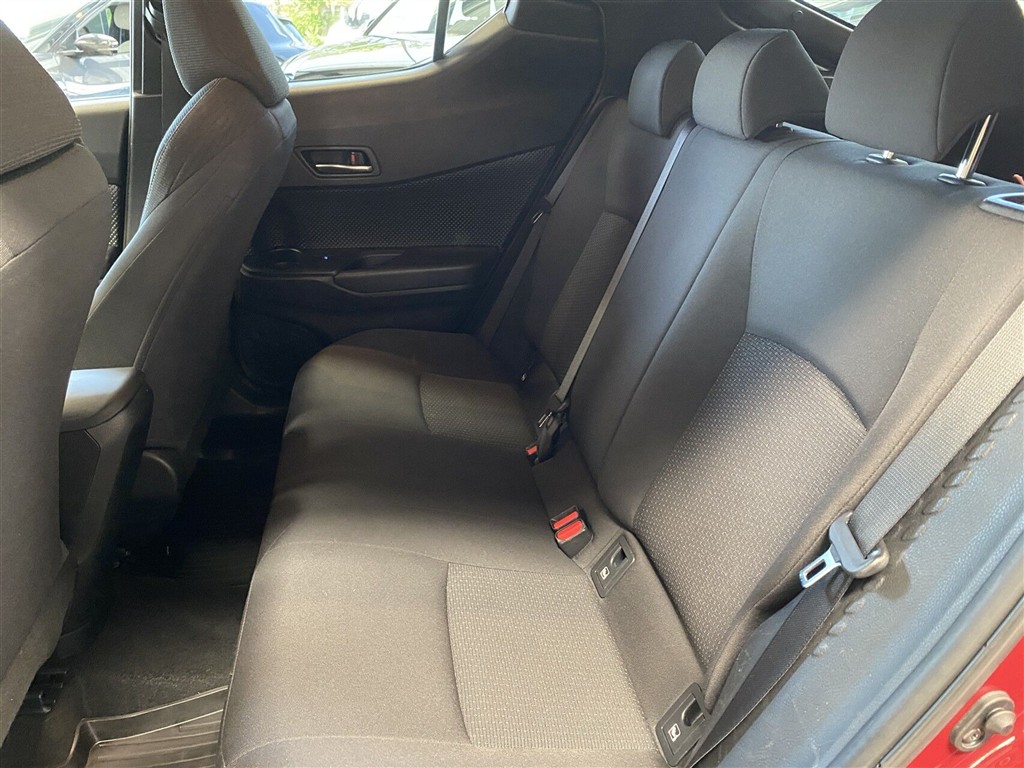 Toyota C-HR 1,8 Hybrid C-LUB Premium Selected Bi-tone Multidrive S 122HK 5d Aut. - Image 9
