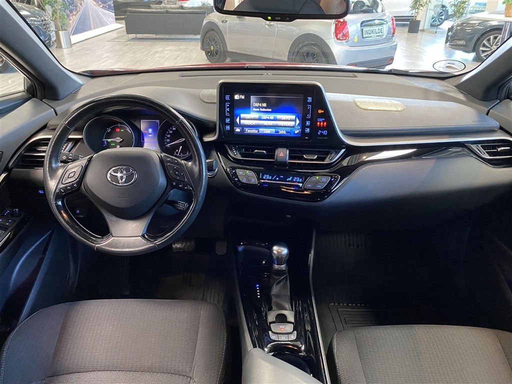 Toyota C-HR 1,8 Hybrid C-LUB Premium Selected Bi-tone Multidrive S 122HK 5d Aut. - Image 10