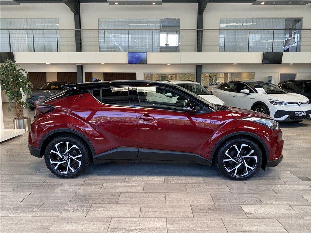 Toyota C-HR 1,8 Hybrid C-LUB Premium Selected Bi-tone Multidrive S 122HK 5d Aut. - Image 4