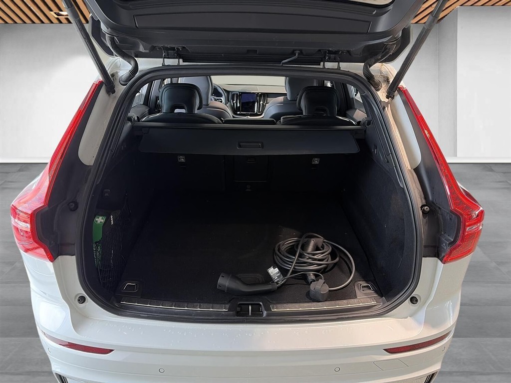 Volvo XC60 2,0 T8 Recharge Plugin-hybrid Ultimate AWD 455HK 5d 8g Aut. - Image 14