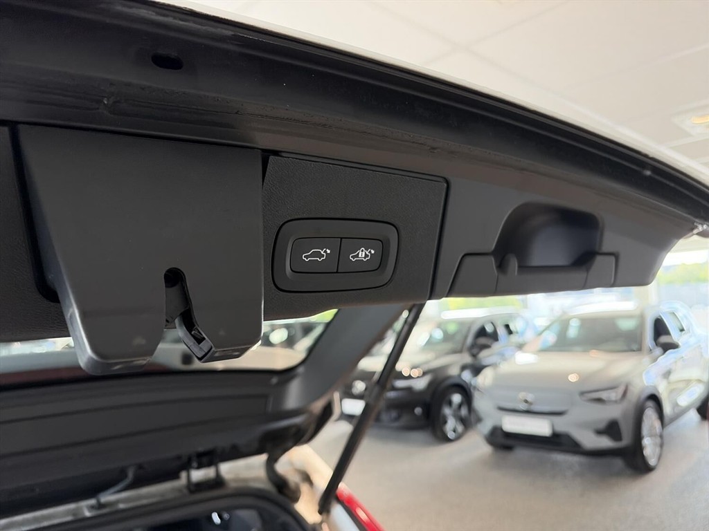 Volvo XC60 2,0 T8 Recharge Plugin-hybrid Ultimate AWD 455HK 5d 8g Aut. - Image 15