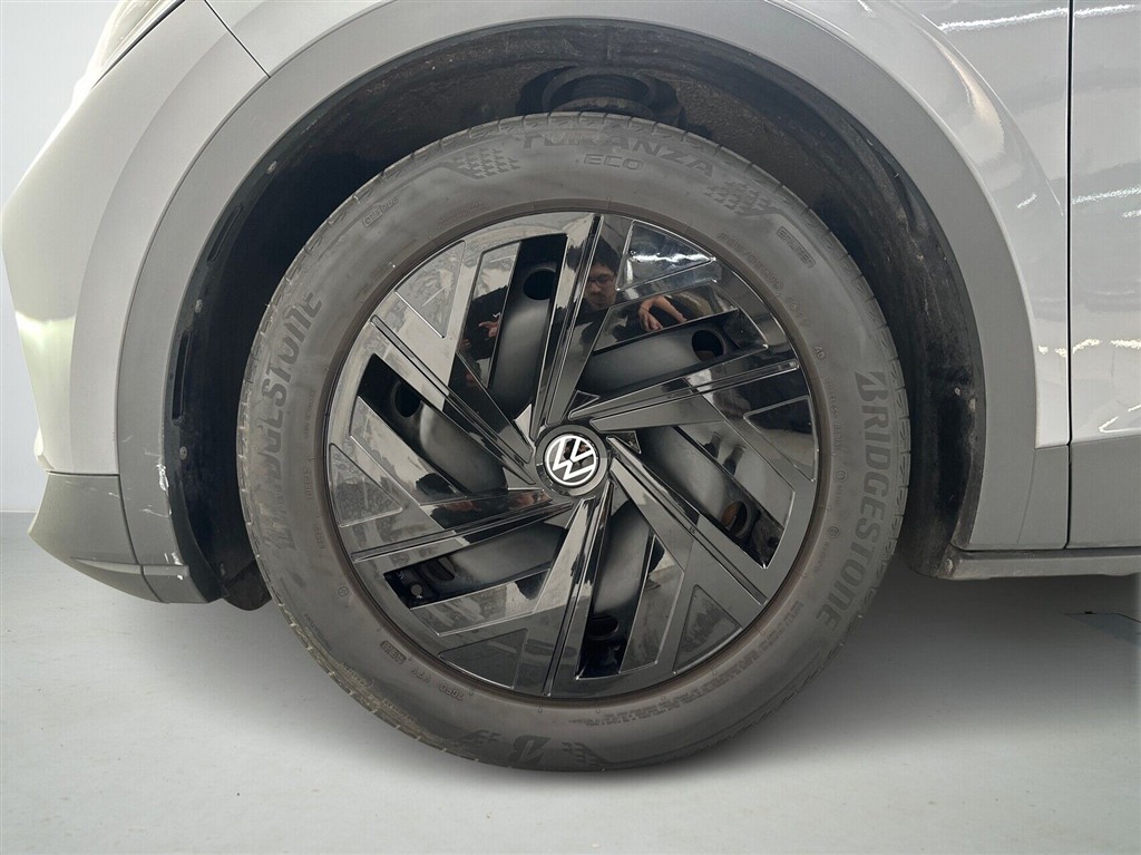 VW ID.4 EL Max Performance 204HK 5d Aut. - Image 9