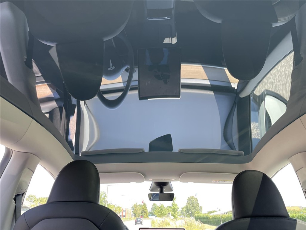 Tesla Model Y EL Long Range AWD 514HK 5d Aut. - Image 13
