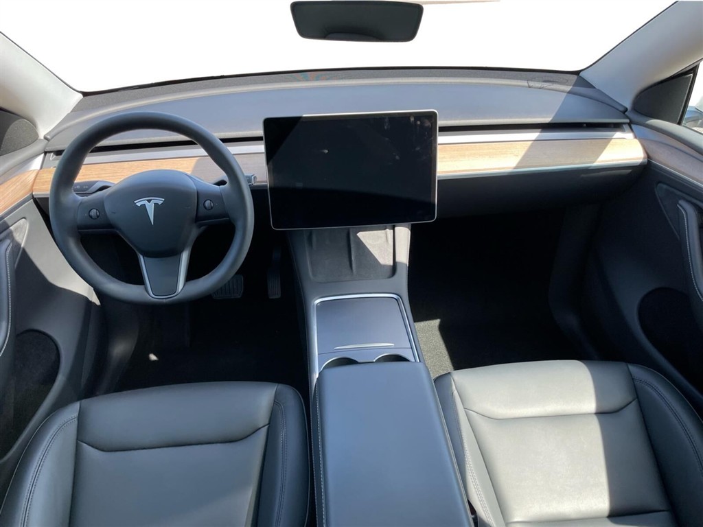 Tesla Model Y EL Long Range AWD 514HK 5d Aut. - Image 16