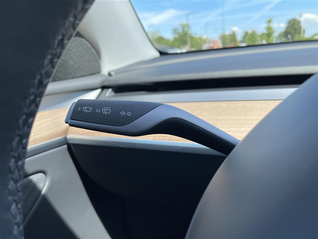 Tesla Model Y EL Long Range AWD 514HK 5d Aut. - Image 20