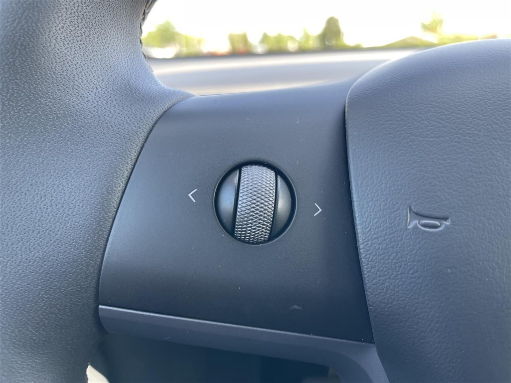 Tesla Model Y EL Long Range AWD 514HK 5d Aut. - Image 21