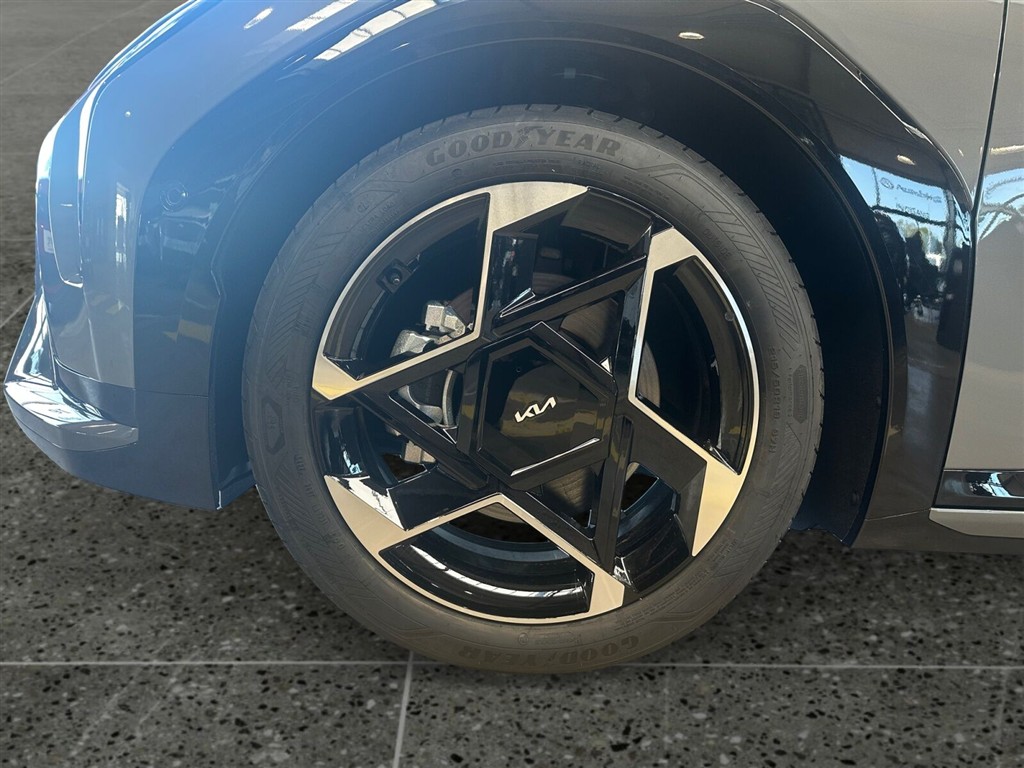 Kia EV4 Fastback EL Long Range GT-Line 204HK Aut. - Image 10