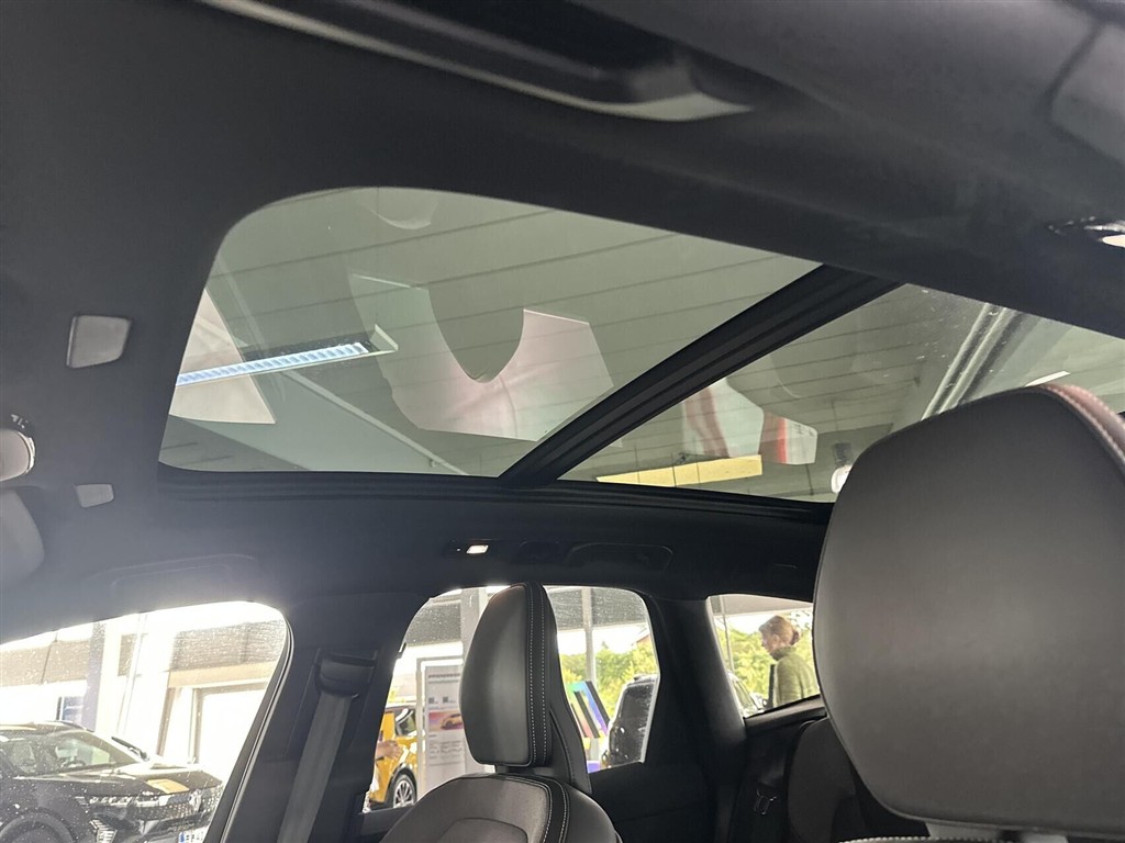 Volvo XC60 2,0 T6 Recharge Plugin-hybrid Plus AWD 350HK 5d 8g Aut. - Image 17