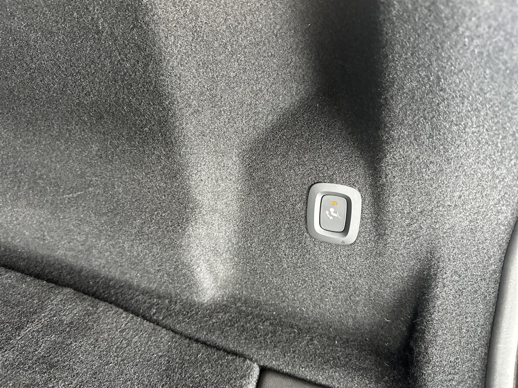 Volvo XC60 2,0 T6 Recharge Plugin-hybrid Plus AWD 350HK 5d 8g Aut. - Image 19