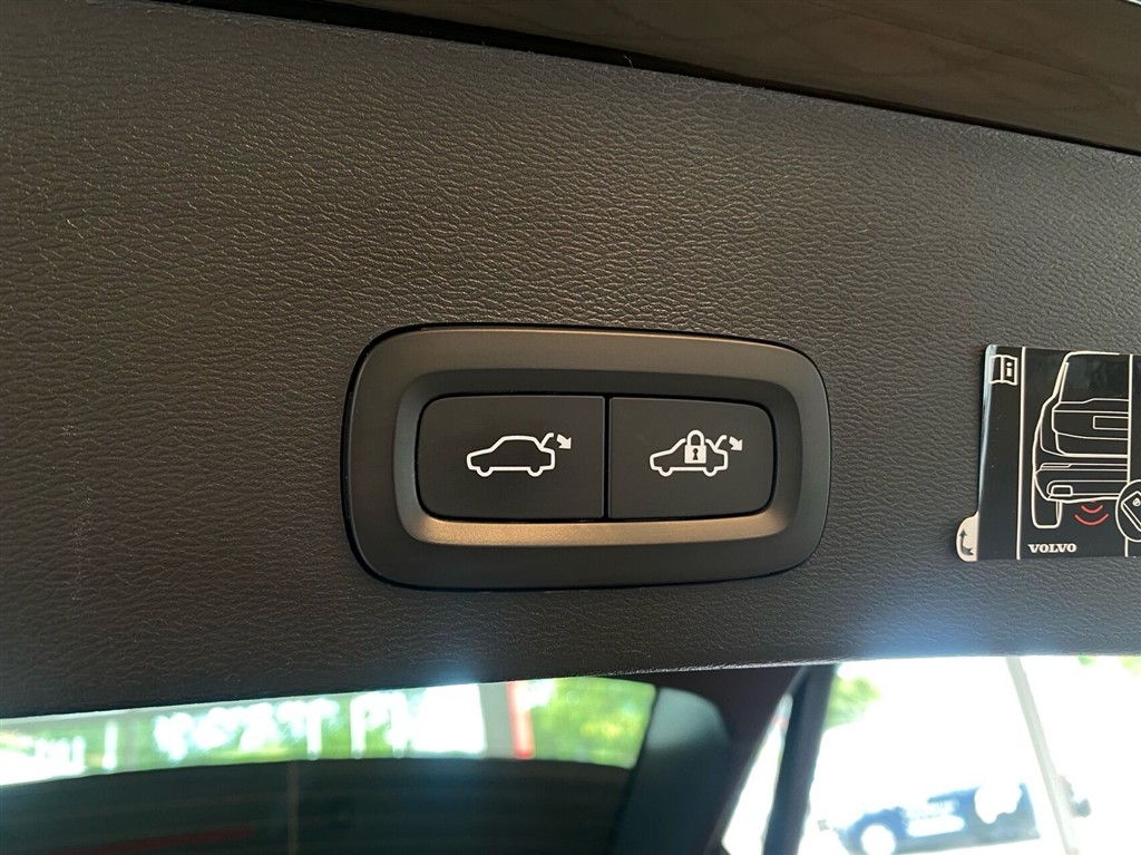 Volvo XC40 P8 Recharge Twin Plus AWD 408HK 5d Aut. - Image 19