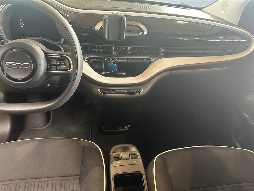 Fiat 500e EL Action 95HK 3d Aut. - Image 5
