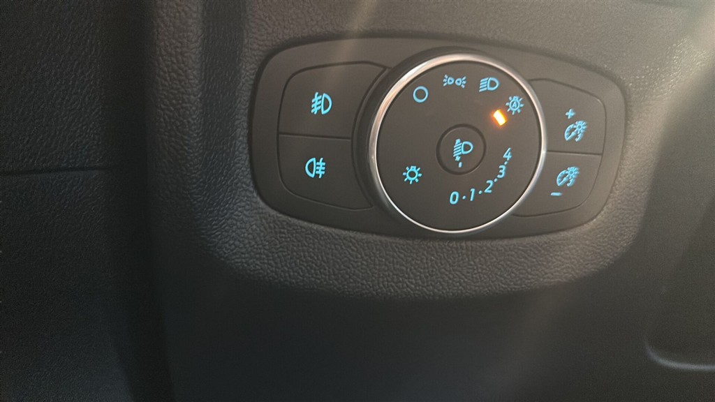 Ford E-Tourneo Courier EL Active 136HK Aut. - Image 20