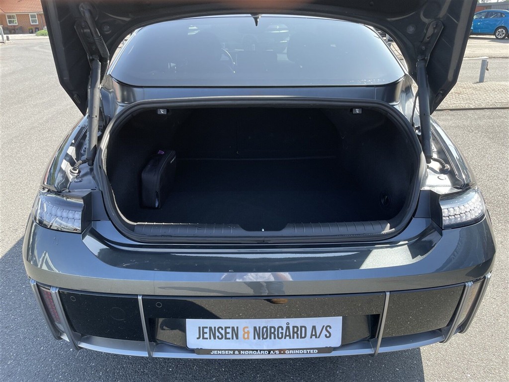 Hyundai Ioniq 6 Electric 77,4 kWh Ultimate 229HK Aut. - Image 4