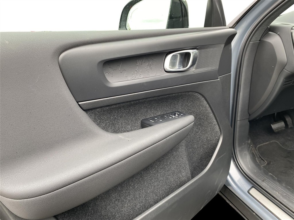 Volvo XC40 P6 Recharge Plus 231HK 5d Aut. - Image 14